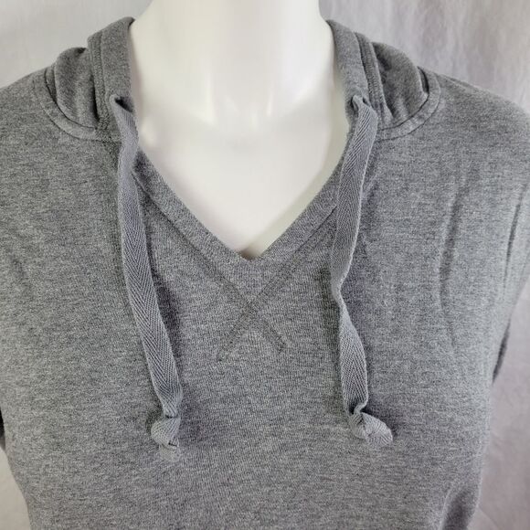 Liz Lange Gray Hooded Sweatshirt Tunic - Picture 6 of 8